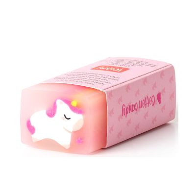 Rosa Duft-Radiergummi mit Einhornmotiv, schräg mit bedruckter Papierbanderole dargestellt.