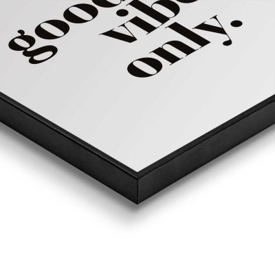 Detailaufnahme einer Ecke des Wandbilds „Good Vibes Only“, 50 × 50 cm; Oberfläche, Kante und Materialstärke sind sichtbar.