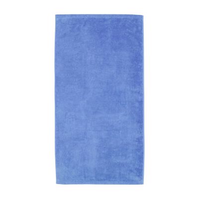 Duschtuch in der Farbe Capri, flach auf weißem Hintergrund gezeigt; gleichmäßige Frotteeoberfläche und saubere Säume sind sichtbar.