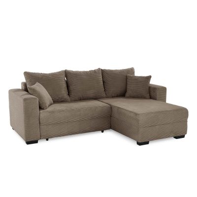 Modernes Ecksofa in Braun mit breitem Cordbezug, Ottomane und großen Rückenkissen auf weißem Hintergrund