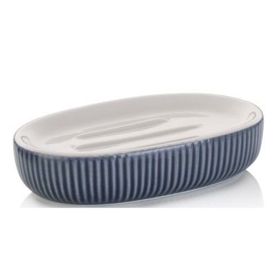 Ovale Auflaufform mit heller Innenseite und blau geriffelter Außenseite