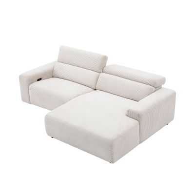 Eckgarnitur Zoom 01 cream aus schräger Vogelperspektive, zeigt linken 2-Sitzer mit Kopfstützen und rechten Longchair.