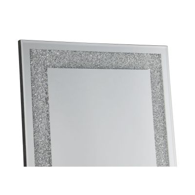 LED-Standspiegel Hermine mit Glitzereffekt, als Nahaufnahme des glitzernd wirkenden Rahmenbereichs neben der Spiegelfläche; Maße ca. 40 x 160 x 4,5 cm.