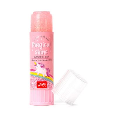 Rosa Glitzer-Klebestift im Einhorn-Design, aufrecht mit separat liegender transparenter Kappe gezeigt.
