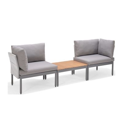 Gartenlounge aus Aluminium mit hellgrauen Polstern, bestehend aus mehreren kombinierbaren Modulen mit Teak-Ablage.