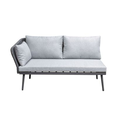 Gartensofa mit linker Armlehne und Sitzkissen in gerader Vorderansicht vor weißem Hintergrund