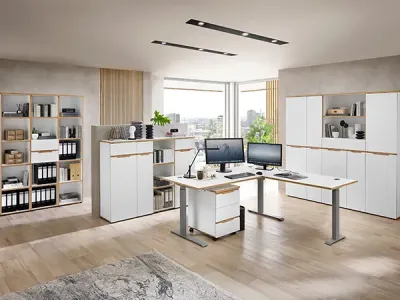 Modernes Arbeitszimmer mit Einrichtung in Weiß und Holzoptik