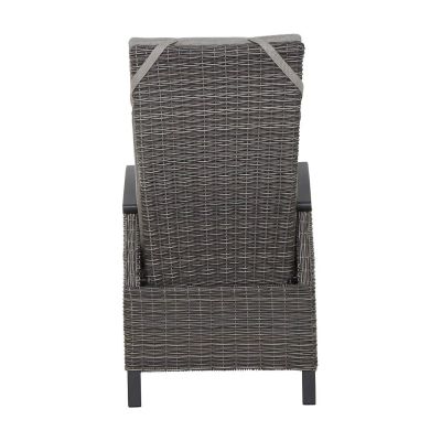 Rückansicht eines Gartenstuhls mit grauem Polyrattan-Geflecht und stabilen Beinen aus Metall.