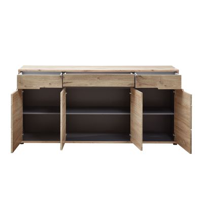 Das Sideboard ist geöffnet. Drei Türen zeigen Innenfächer mit Einlegeböden, die oberen Schubladen sind ausgezogen.