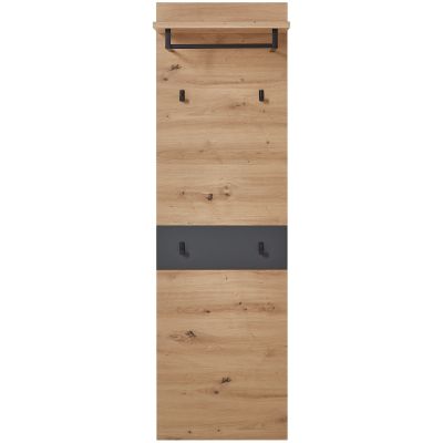 Hochformatiges Wandpaneel aus Holz mit Ablage oben, Metallstange und mehreren Haken, frontal vor weißem Hintergrund aufgenommen.