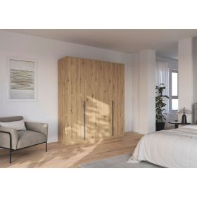 4-türiger Kleiderschrank in Eiche Artisan mit Griffleisten in hellem Schlafzimmer mit Bett, Pflanze und Holzfußboden