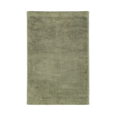 Gästetuch in der Farbe Field, flach auf weißem Hintergrund gezeigt; gleichmäßige Frotteeoberfläche und saubere Säume sind sichtbar.