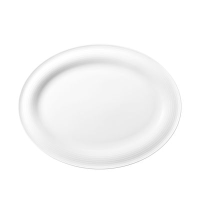Servierplatte in Weiß. Darstellung: Draufsicht. Merkmale: oval mit fein geriffeltem Rand.