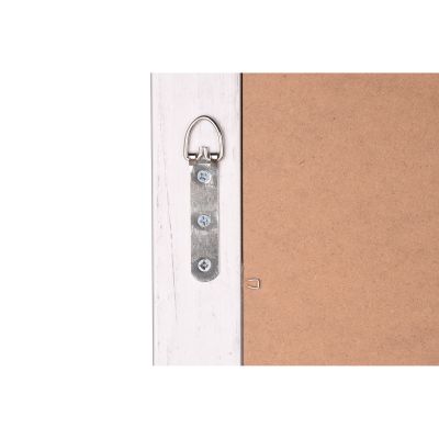 Spiegel Sonja in Silber, als Nahaufnahme eines Details auf der Rückseite; Maße ca. 50 x 150 x 3,5 cm.