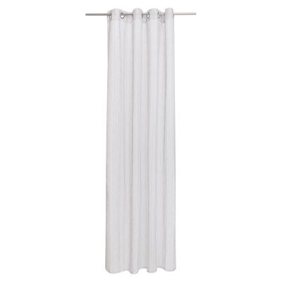 Ösenschal Modell Linea Stripe in Silber, hängend dargestellt, ca. 140 × 245 cm.