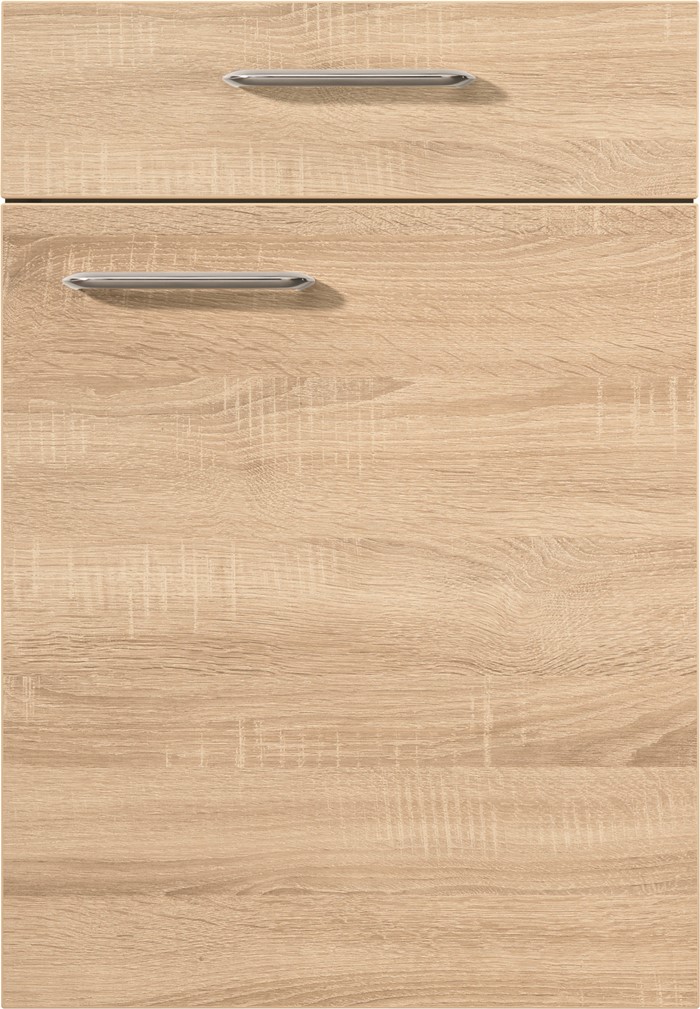 Die Holzschranktüren von Möbel Gruber verfügen über silberne Griffe und ein elegantes Finish aus heller Eiche.